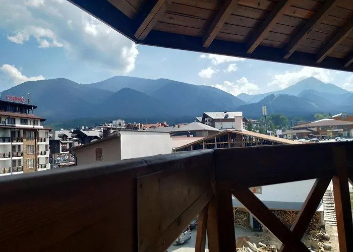 Large Gondola - Center, Neon Apartment