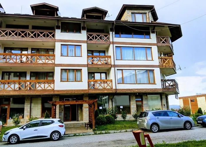 Large Gondola - Center, Neon Apartment