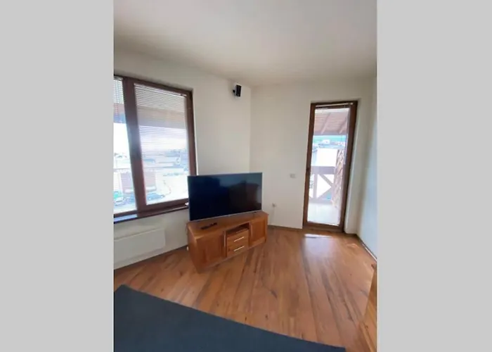 Large Gondola - Center, Neon *