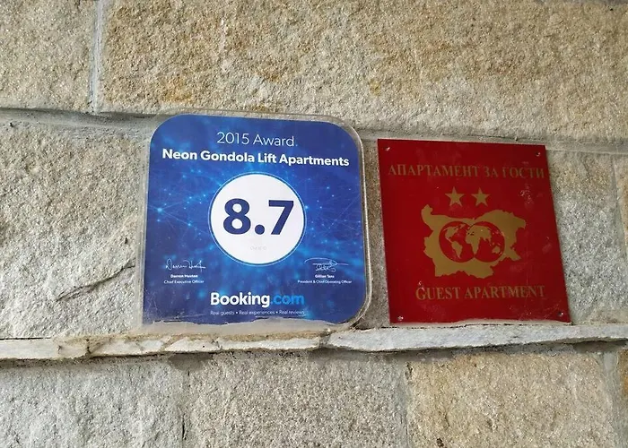 Large Gondola - Center, Neon Daire