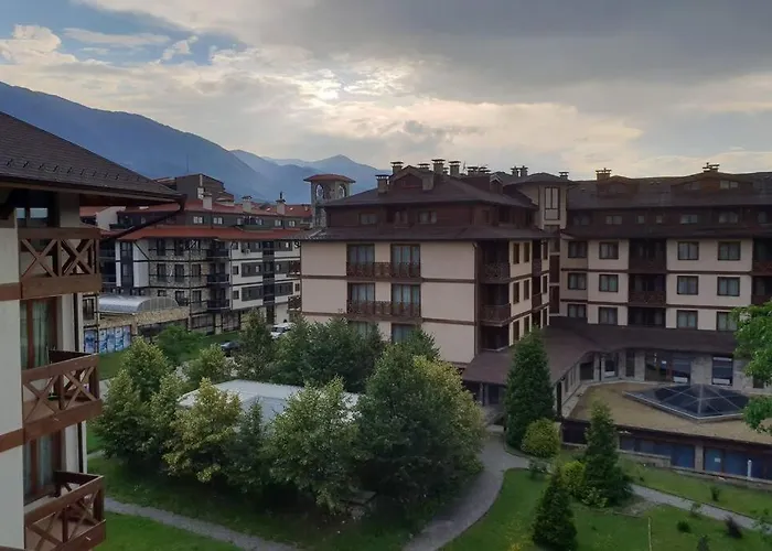 Large Gondola - Center, Neon *